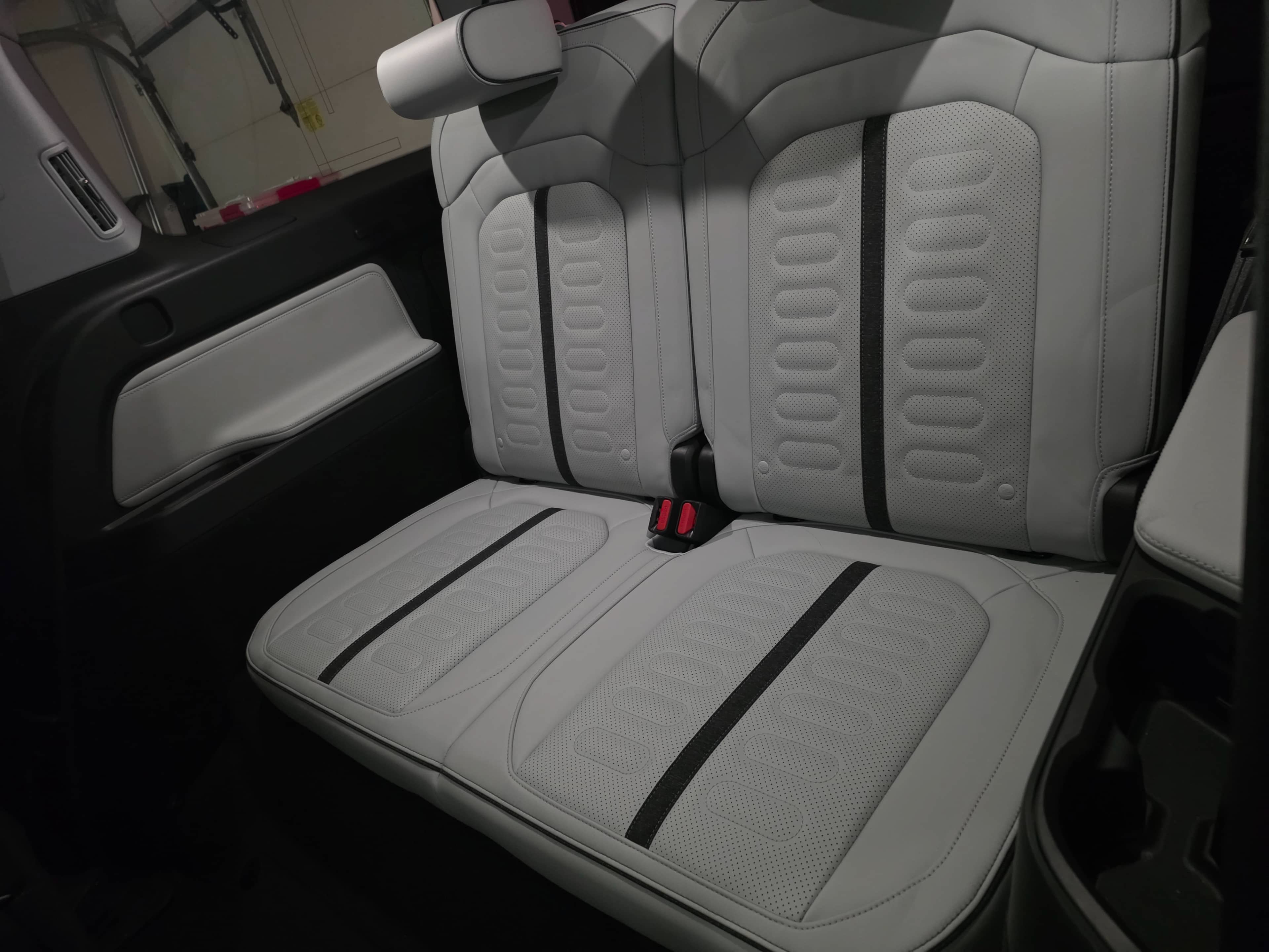 Used 2026 Rivian R1S Adventure Tri AWD/4WD image 3