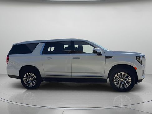 Used 2024 GMC Yukon XL Denali image 33