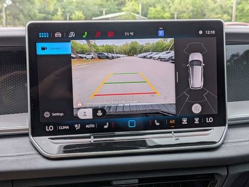 New 2026 Volkswagen Tiguan SE FWD image 22