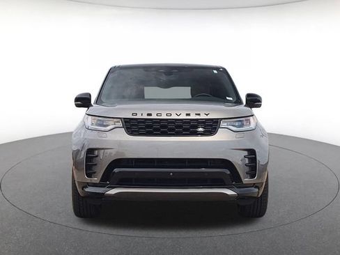 Used 2024 Land Rover Discovery Dynamic SE AWD/4WD image 2