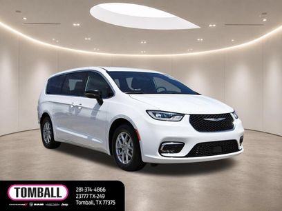 Used 2025 Chrysler Pacifica Select