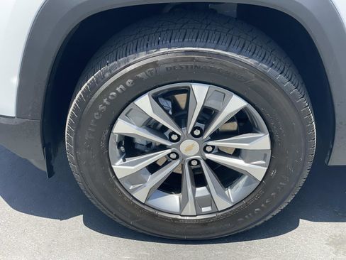 Used 2025 Chevrolet Equinox LT FWD image 30