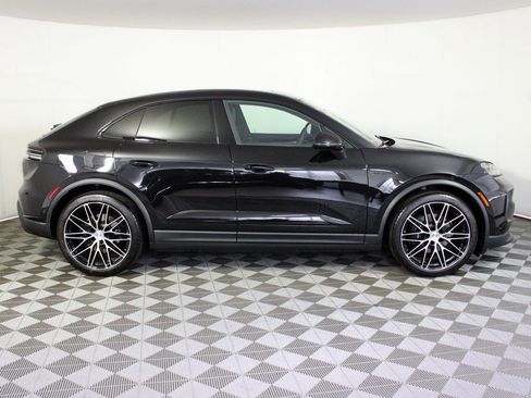 Certified 2025 Porsche Macan 4 Electric image 8