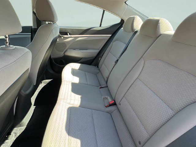 Used 2020 Hyundai Elantra SE FWD image 13