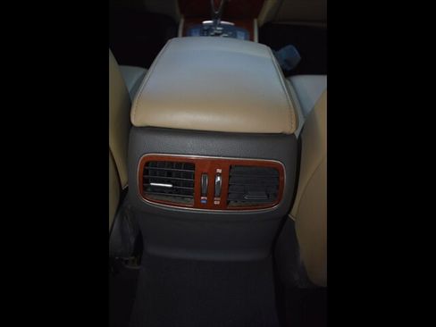 Used 2013 Hyundai Genesis 3.8 w/ Technology Pkg RWD image 29