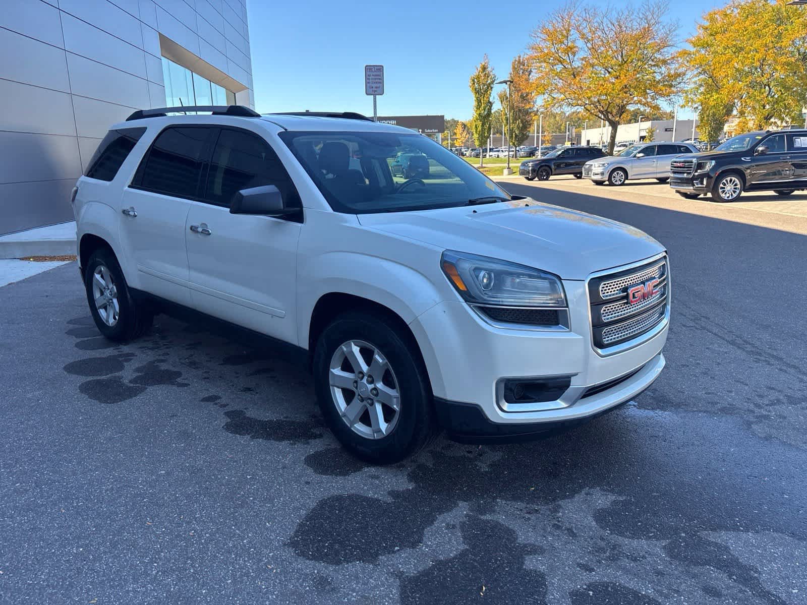 Used 2014 GMC Acadia SLE FWD image 6