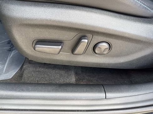 Used 2022 Kia Niro EX Premium image 27