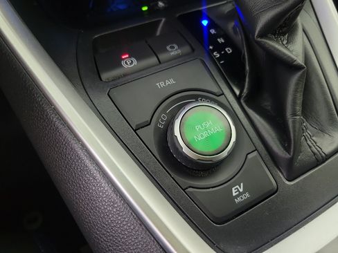 Used 2023 Toyota RAV4 XSE AWD/4WD image 33