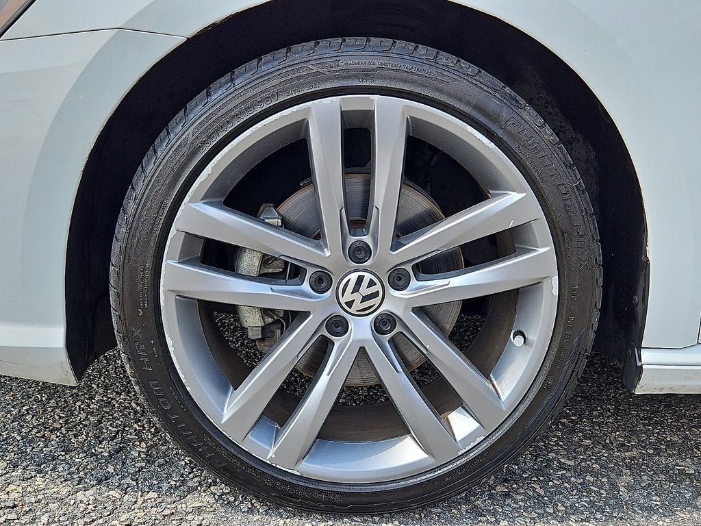 Used 2017 Volkswagen Passat 1.8T R-Line FWD image 8