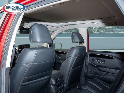 Certified 2025 Honda Pilot Touring image 19