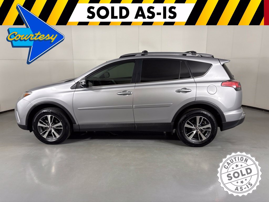 Used 2017 Toyota RAV4 XLE w/ Carpet Mat Package AWD/4WD image 4