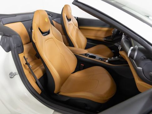 Used 2019 Ferrari Portofino image 40