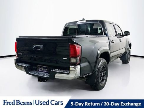 Used 2022 Toyota Tacoma SR5 AWD/4WD image 8