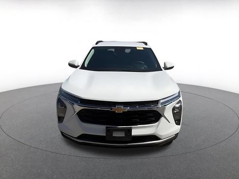 Used 2025 Chevrolet Trax LT FWD image 4