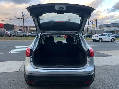 Used 2017 Nissan Rogue Sport S image 9