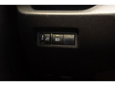 Used 2020 Toyota RAV4 LE FWD image 26