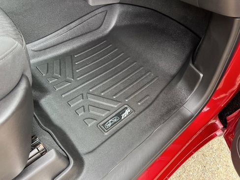 Used 2021 Chevrolet Silverado 1500 LT w/ Convenience Package II image 10