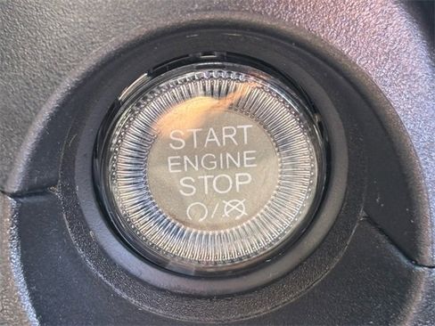 Used 2023 Jeep Renegade Altitude image 32