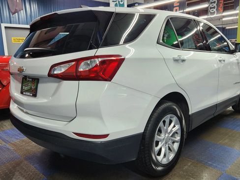 Used 2019 Chevrolet Equinox LS image 3
