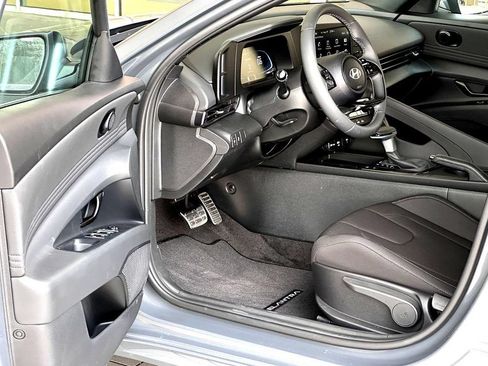 Used 2025 Hyundai Elantra Sport w/ Cargo Package FWD image 11