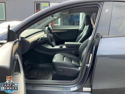 Used 2023 Tesla Model Y Long Range image 15
