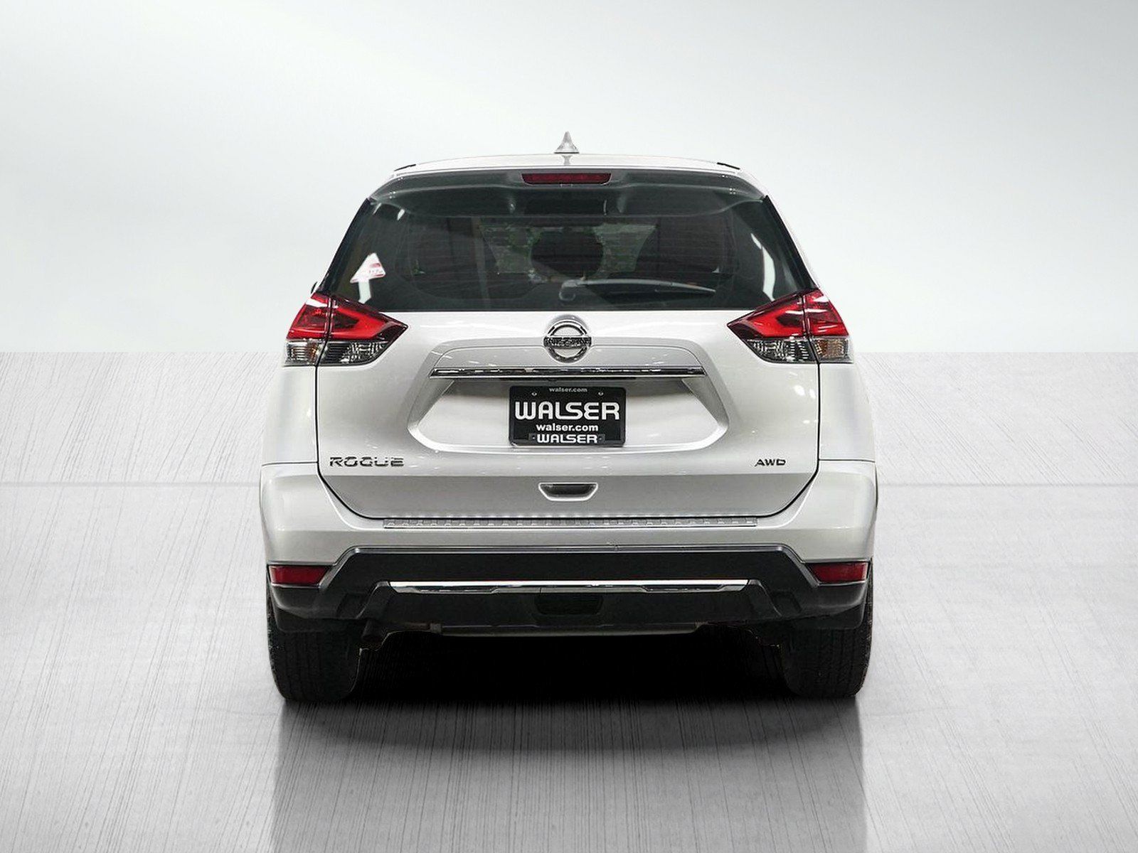 Used 2018 Nissan Rogue S AWD/4WD image 4