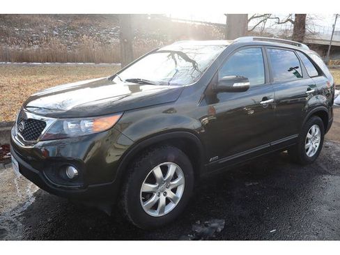 Used 2012 Kia Sorento LX w/ V6 Convenience Pkg image 2