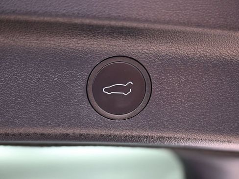 Used 2023 Tesla Model Y Long Range AWD/4WD image 15