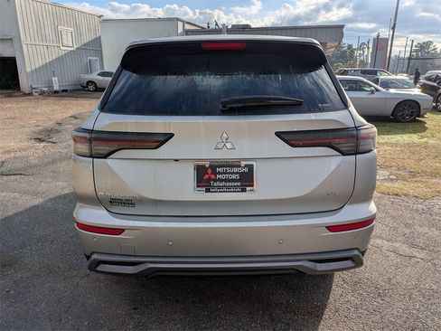 New 2026 Mitsubishi Outlander SE image 5