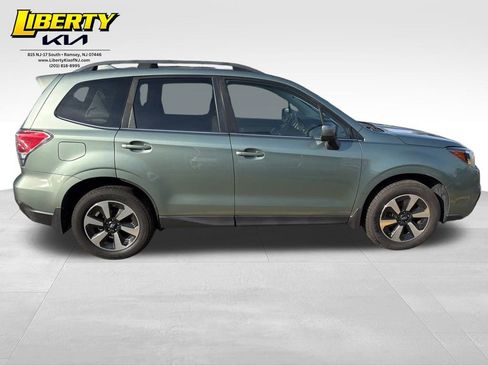 Used 2017 Subaru Forester 2.5i Limited image 8