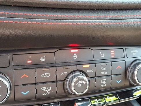 Used 2023 Dodge Durango GT RWD image 24