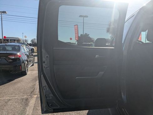 Used 2022 Toyota Tundra SR5 w/ SR5 Convenience Package image 24