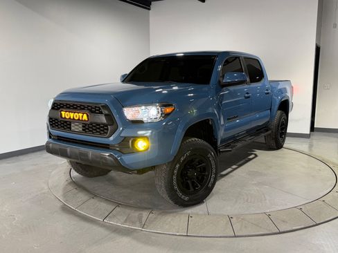 Used 2019 Toyota Tacoma SR5 image 2