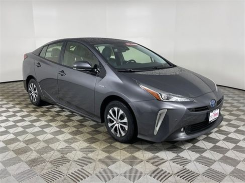 Used 2020 Toyota Prius XLE image 26