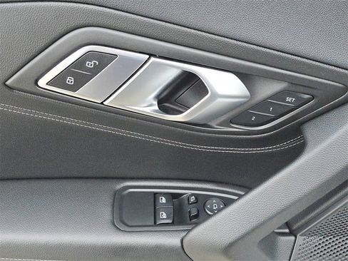 Used 2020 BMW Z4 M40i w/ Premium Package image 22