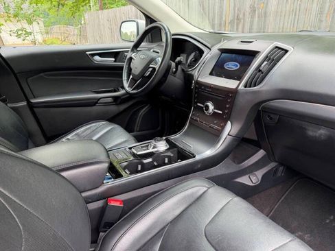 Used 2019 Ford Edge Titanium w/ Equipment Group 301A FWD image 16