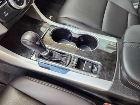 Used 2018 Acura TLX FWD image 19