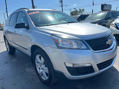 Used 2017 Chevrolet Traverse LS image 4