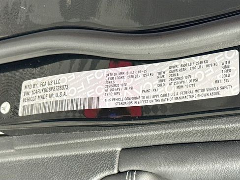 Used 2023 Jeep Grand Cherokee L Limited w/ Black Appearance Package image 35