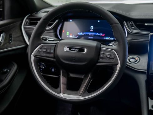 Used 2024 Jeep Grand Cherokee L Limited w/ Black Appearance Package image 11