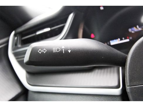 Used 2025 Jeep Grand Cherokee Altitude image 11