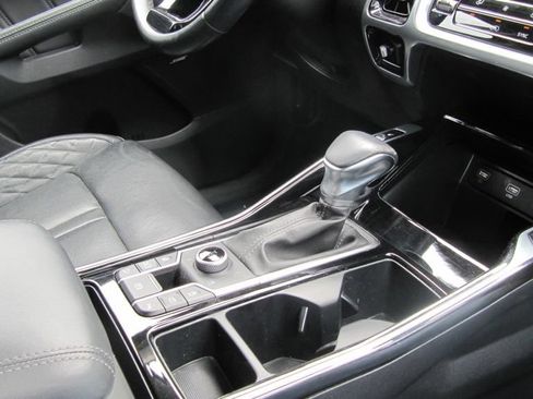 Used 2023 Kia Sorento SX AWD/4WD image 14