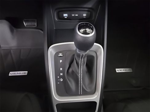 New 2026 Hyundai Venue SE image 25