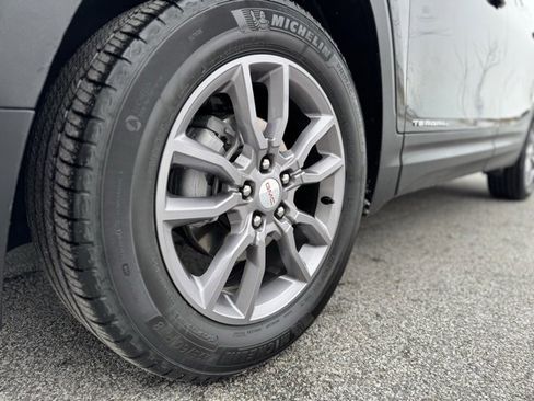 Used 2023 GMC Terrain SLT image 2