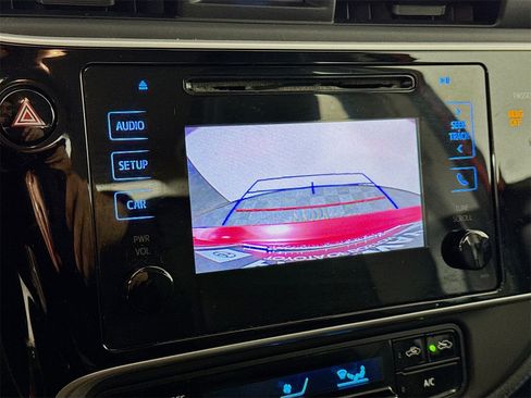 Used 2017 Toyota Corolla SE image 11