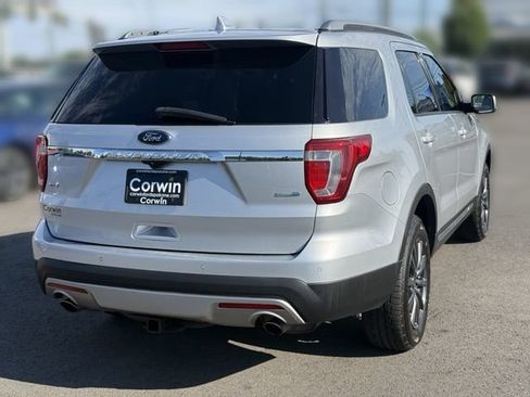 Used 2016 Ford Explorer XLT w/ Equipment Group 202A AWD/4WD image 13
