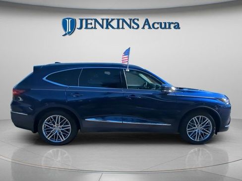 Used 2023 Acura MDX SH-AWD w/ Advance Package image 9
