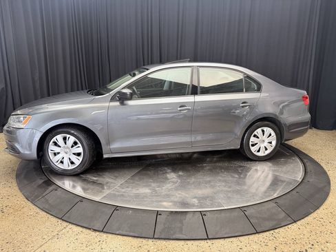 Used 2013 Volkswagen Jetta S FWD image 3