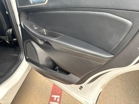 Used 2024 Ford Edge SEL w/ Convenience Package AWD/4WD image 10