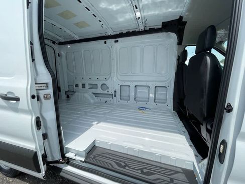 New 2025 Ford Transit 250 148 Medium Roof image 12